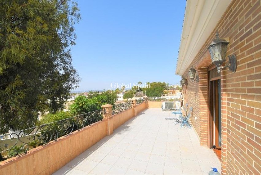 Revente - VILLA -
CIUDAD QUESADA