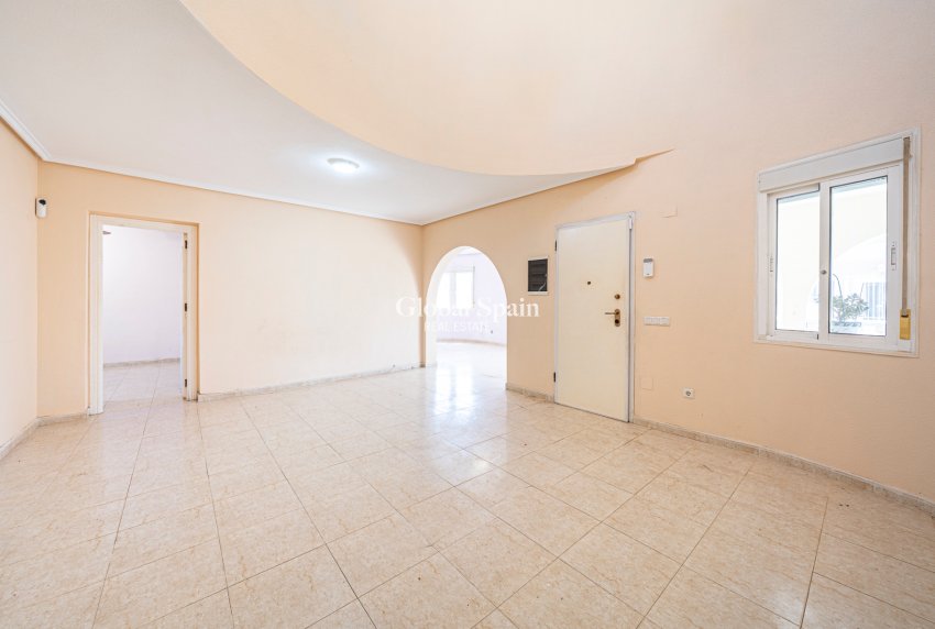 Revente - VILLA -
CIUDAD QUESADA
