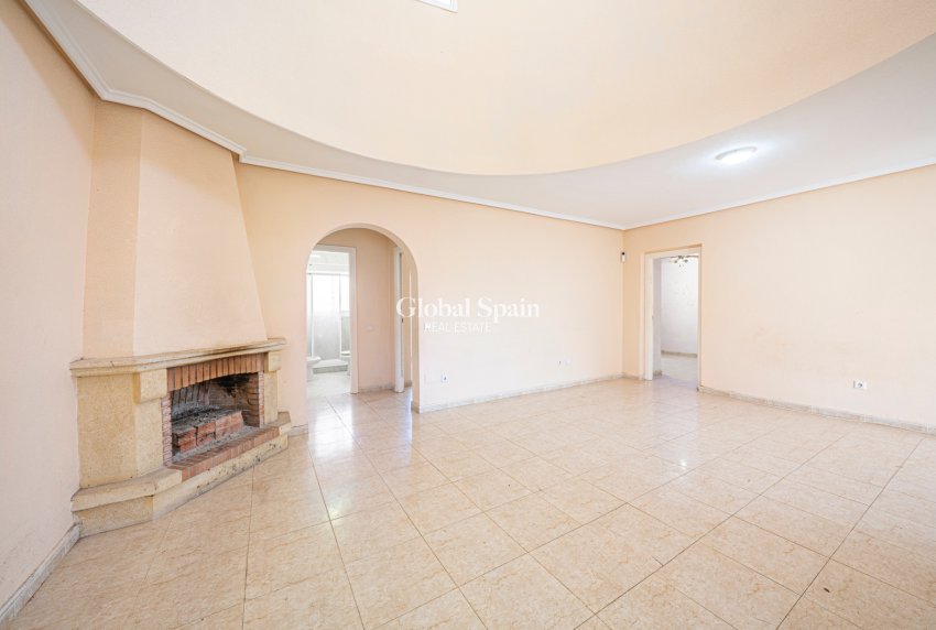 Revente - VILLA -
CIUDAD QUESADA