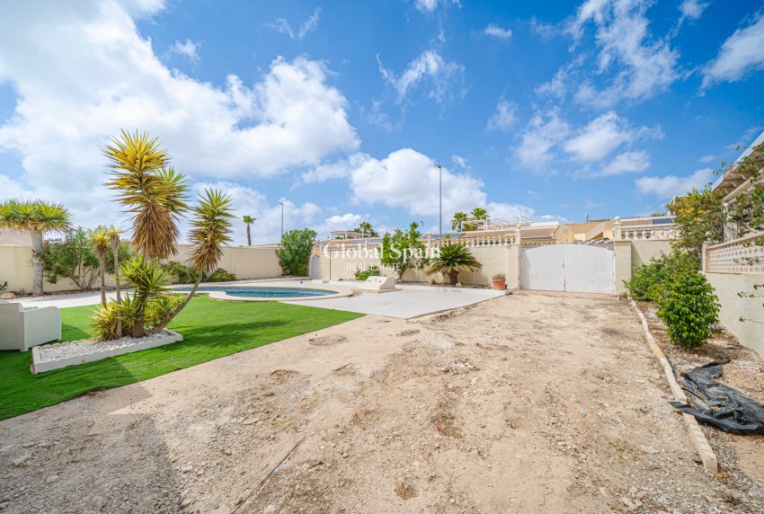 Revente - VILLA -
CIUDAD QUESADA