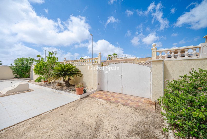 Revente - VILLA -
CIUDAD QUESADA