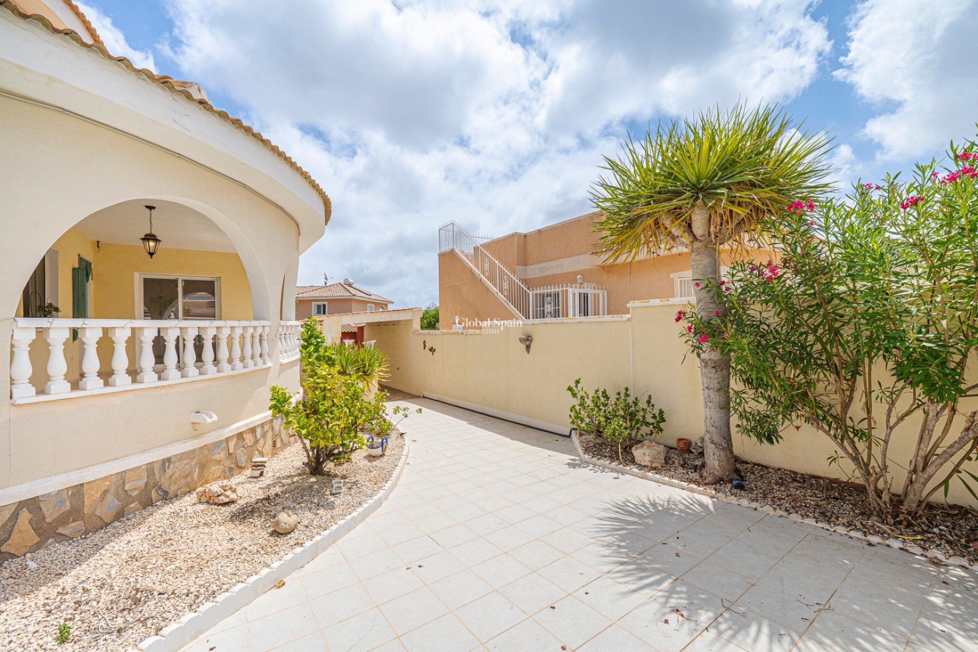 Revente - VILLA -
CIUDAD QUESADA