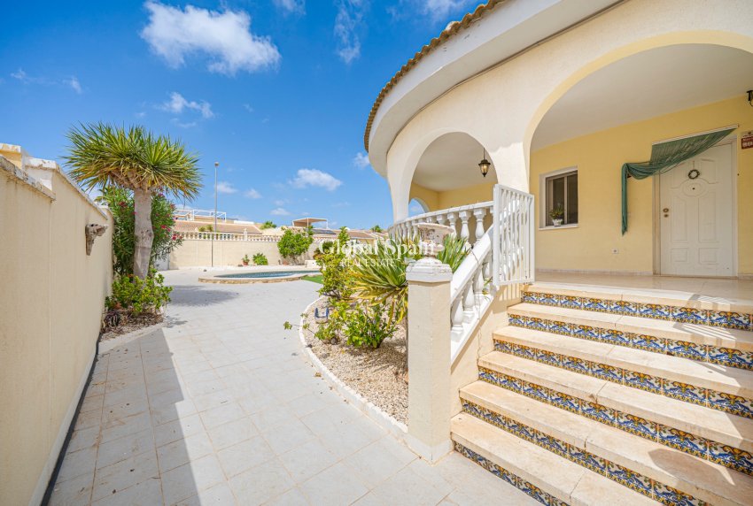 Revente - VILLA -
CIUDAD QUESADA