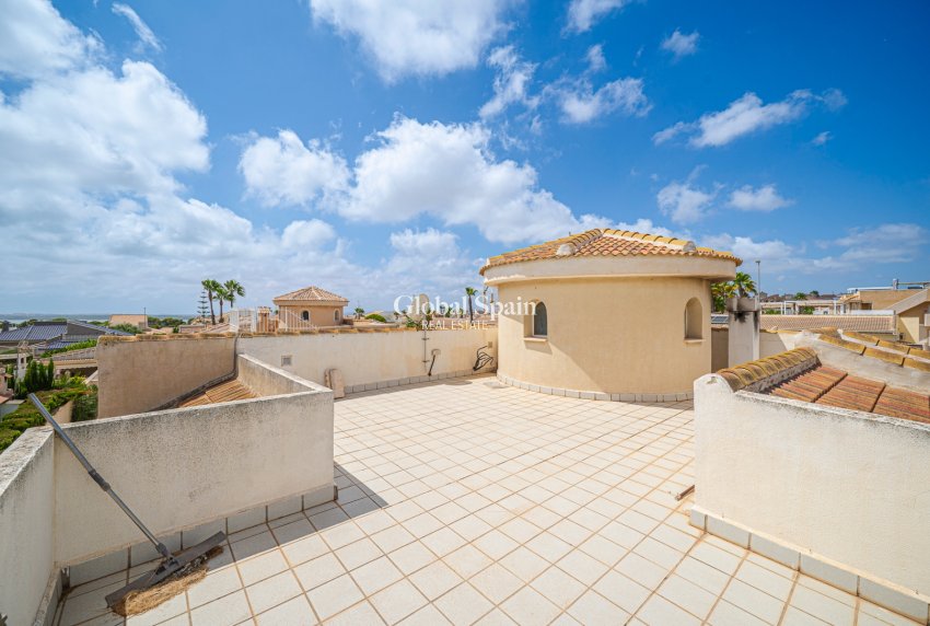 Revente - VILLA -
CIUDAD QUESADA