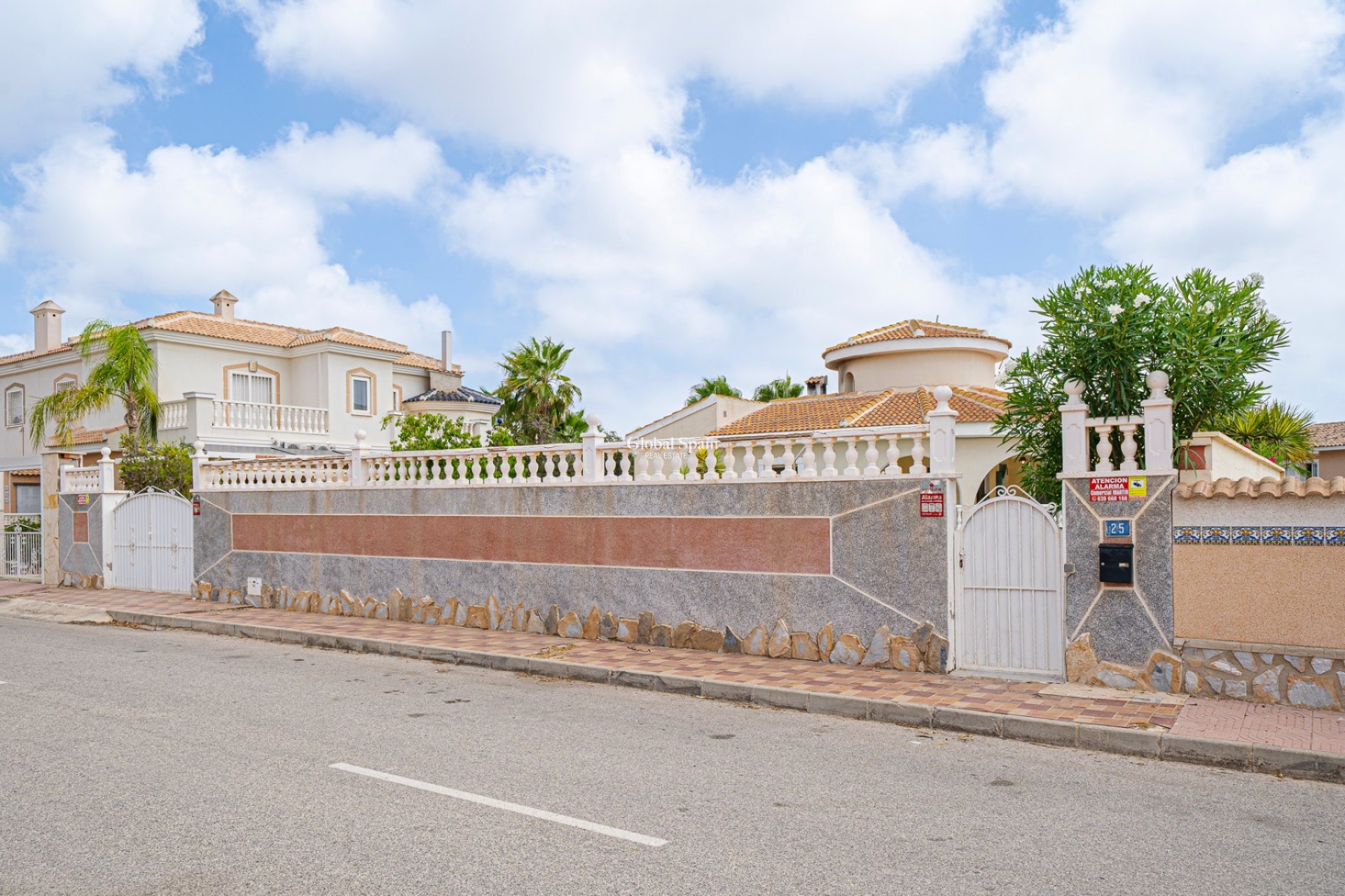 Revente - VILLA -
CIUDAD QUESADA
