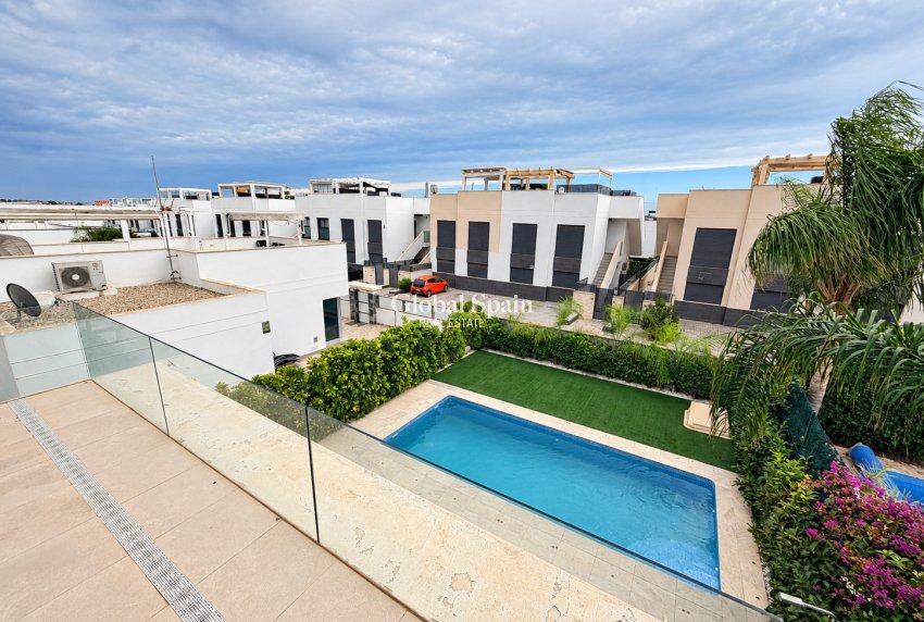 Revente - VILLA -
CIUDAD QUESADA