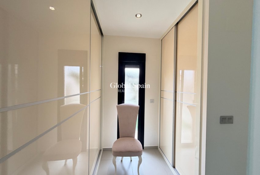 Revente - VILLA -
CIUDAD QUESADA