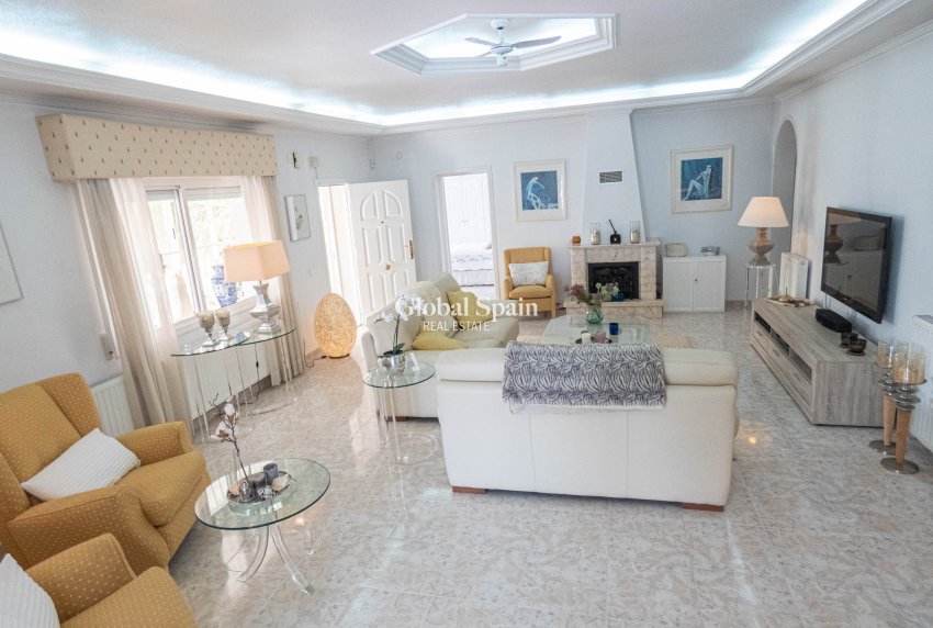 Revente - Villa -
CIUDAD QUESADA