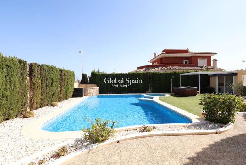 Revente - Villa -
CIUDAD QUESADA