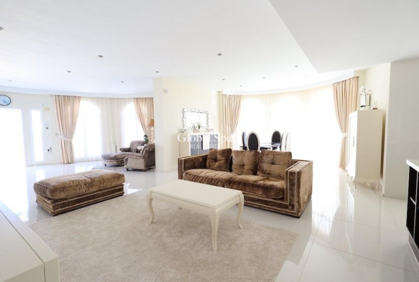 Revente - Villa -
CIUDAD QUESADA