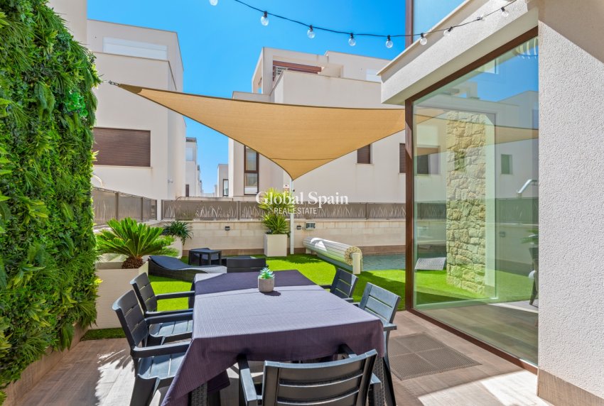 Revente - Villa -
CIUDAD QUESADA