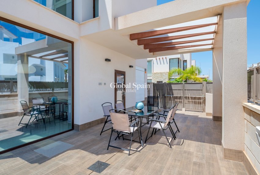 Revente - Villa -
CIUDAD QUESADA