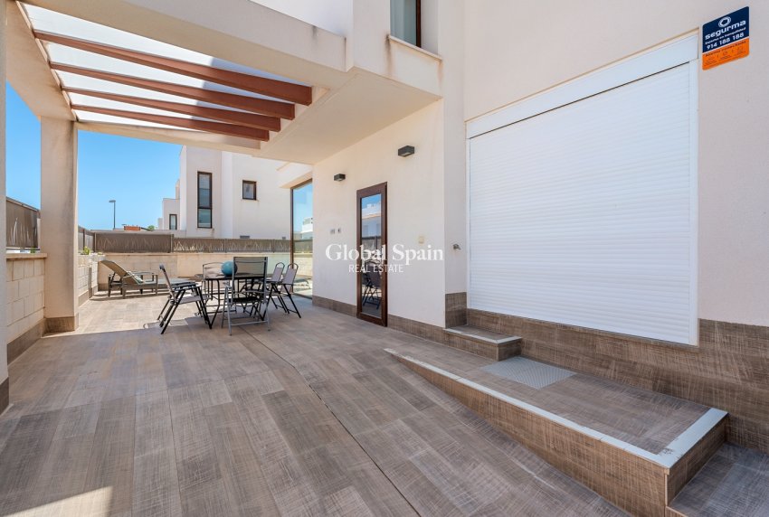 Revente - Villa -
CIUDAD QUESADA