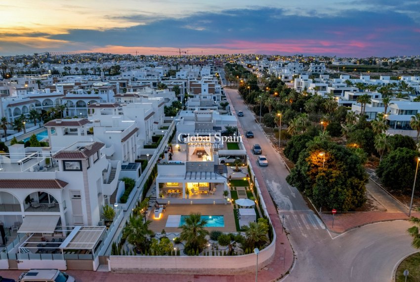 Revente - Villa -
CIUDAD QUESADA