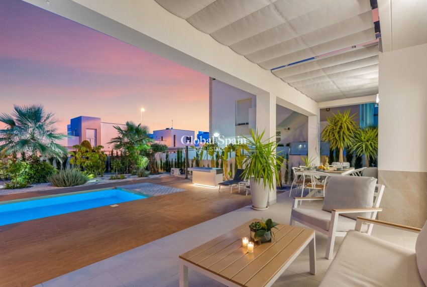 Revente - Villa -
CIUDAD QUESADA