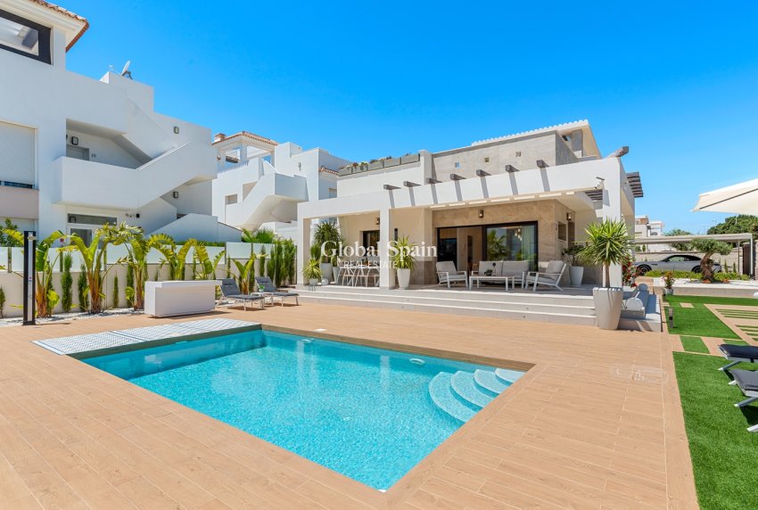 Revente - Villa -
CIUDAD QUESADA