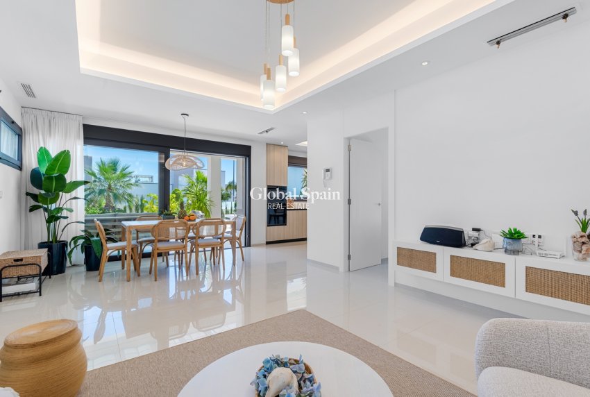 Revente - Villa -
CIUDAD QUESADA