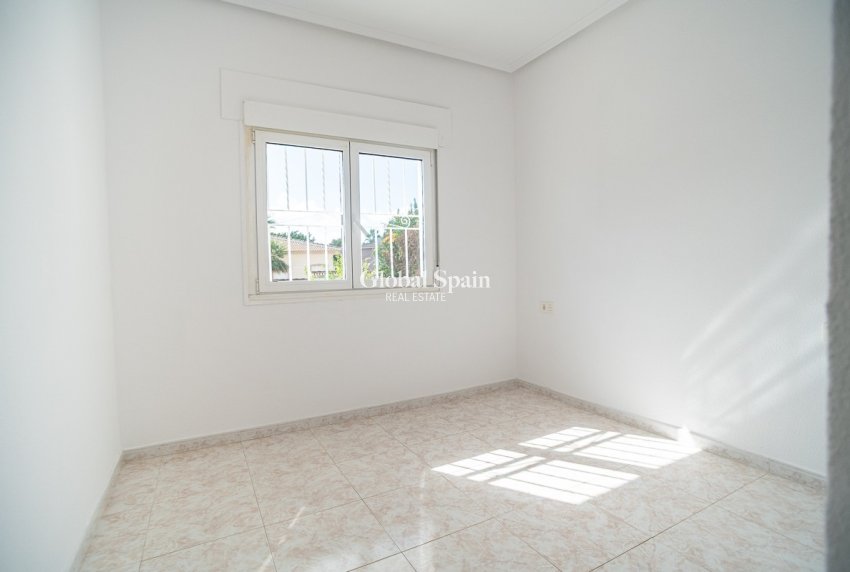 Revente - Villa -
CIUDAD QUESADA