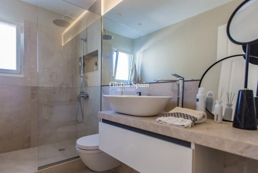 Revente - VILLA -
COSTA DE LA CALMA - Calvià