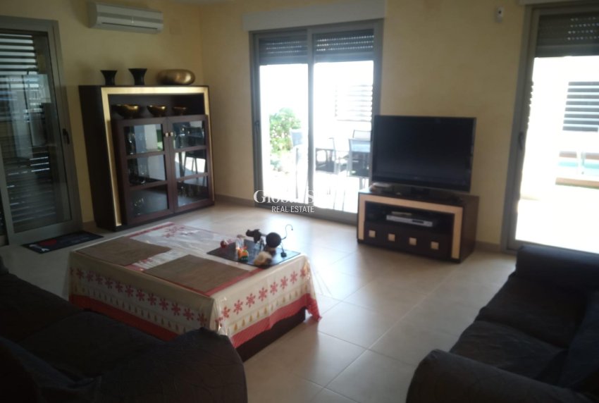 Revente - VILLA -
COX - Cox