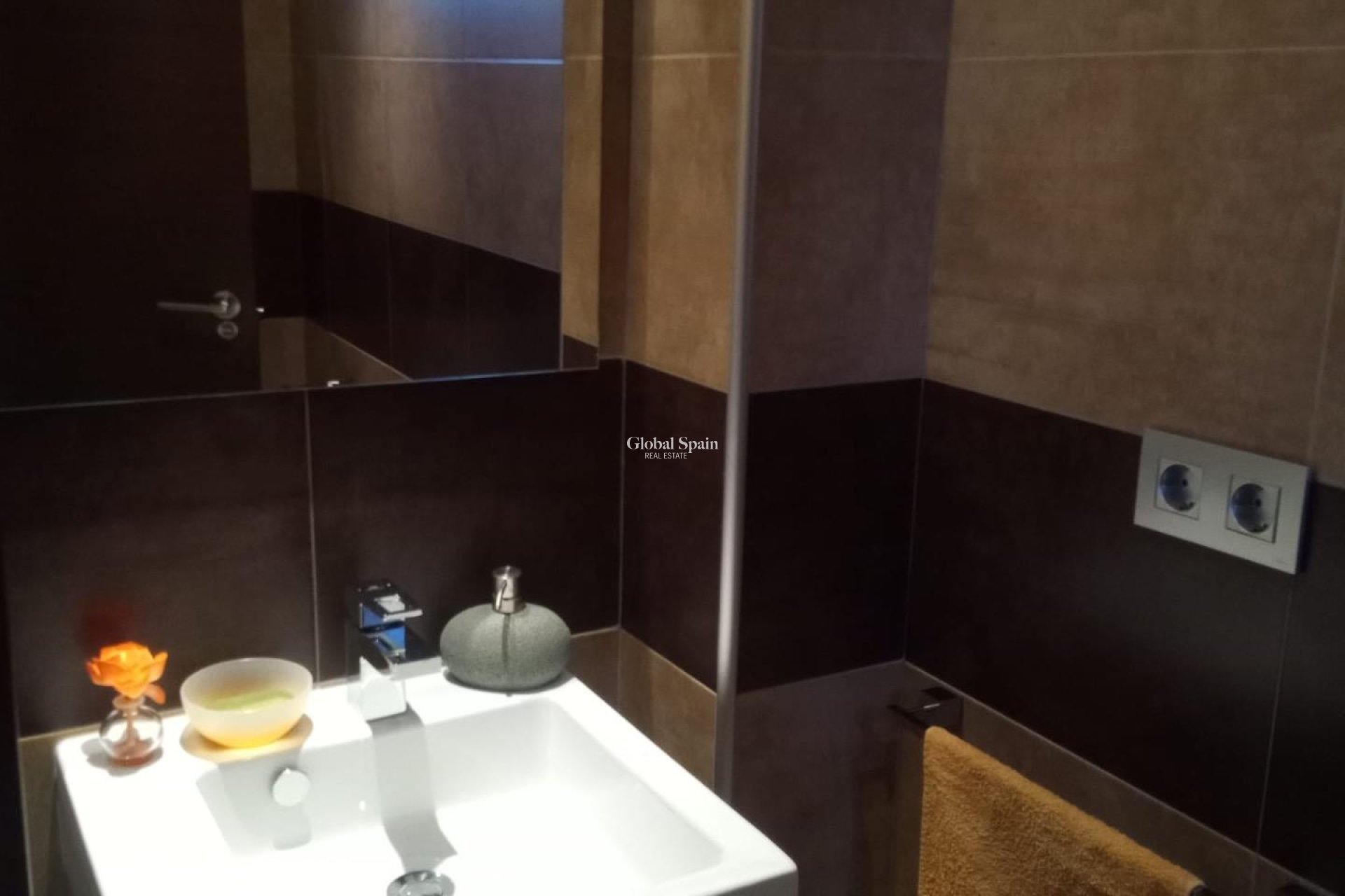 Revente - VILLA -
COX - Cox