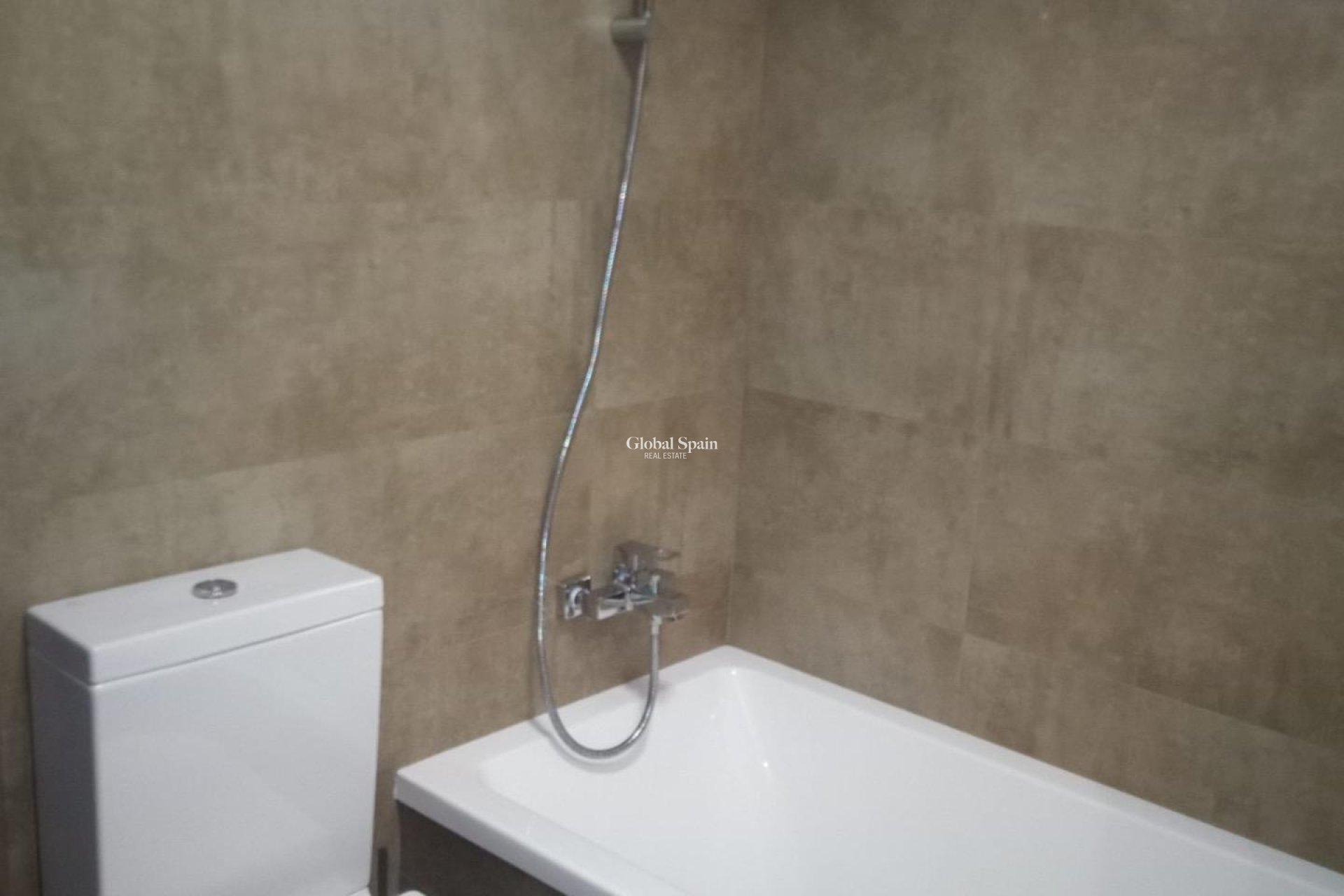 Revente - VILLA -
COX - Cox