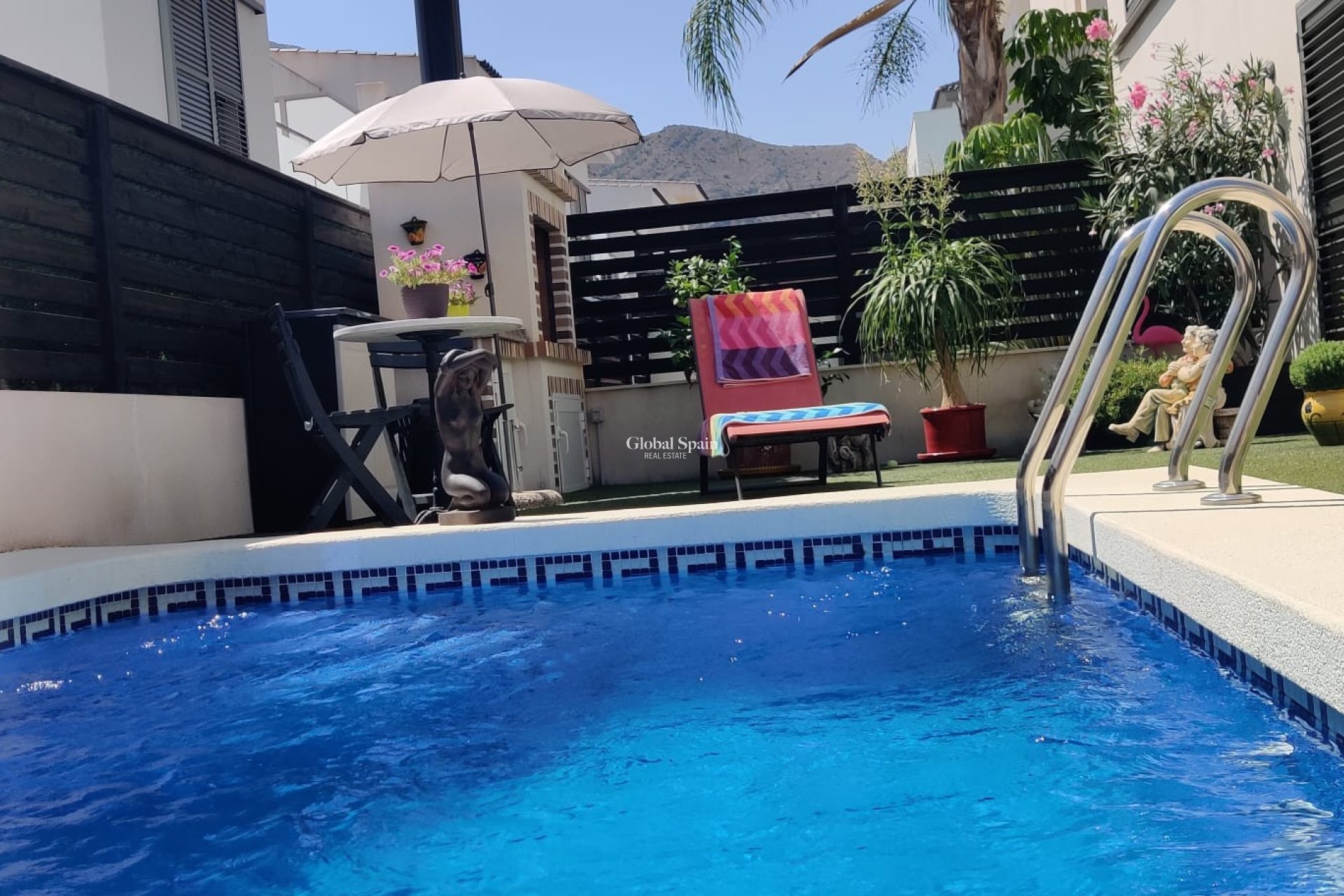 Revente - VILLA -
COX - Cox