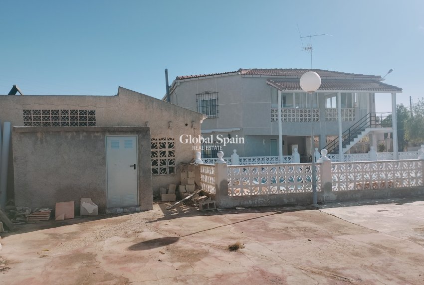 Revente - VILLA -
CREVILLENTE - Inland