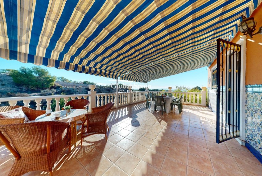 Revente - VILLA -
CREVILLENTE - Inland