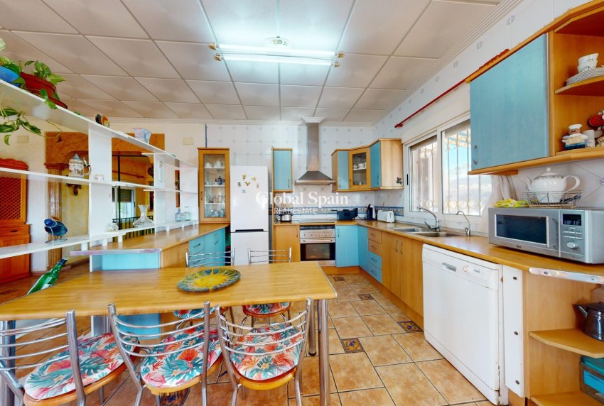 Revente - VILLA -
CREVILLENTE - Inland