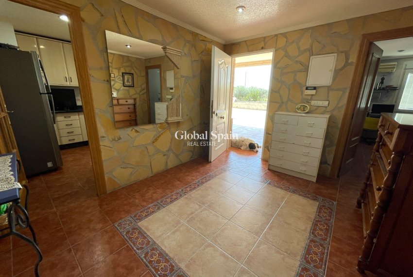 Revente - VILLA -
CREVILLENTE - Inland