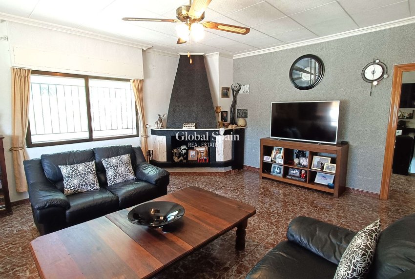 Revente - VILLA -
CREVILLENTE - Inland