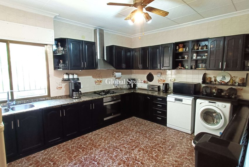 Revente - VILLA -
CREVILLENTE - Inland