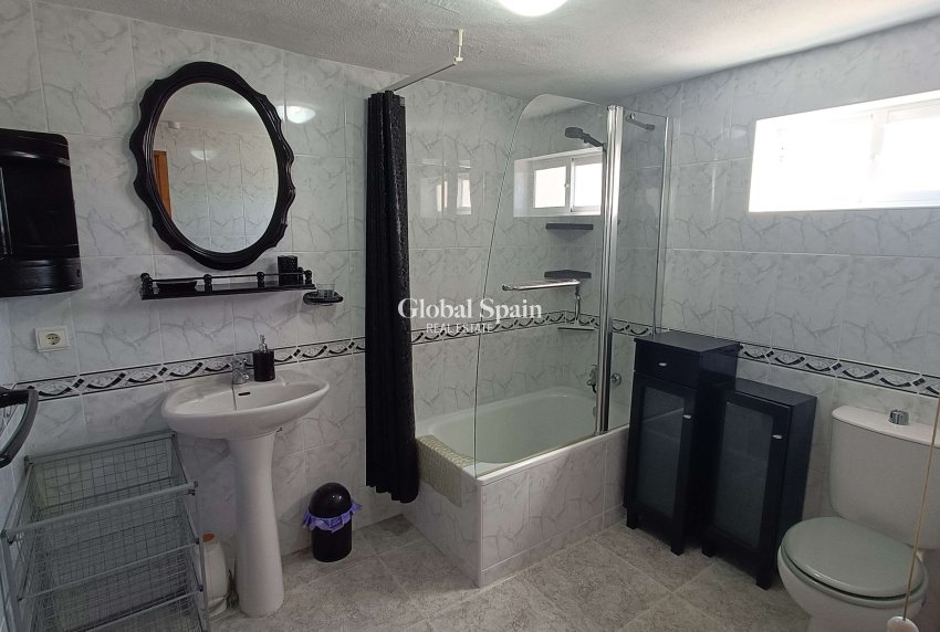 Revente - VILLA -
CREVILLENTE - Inland
