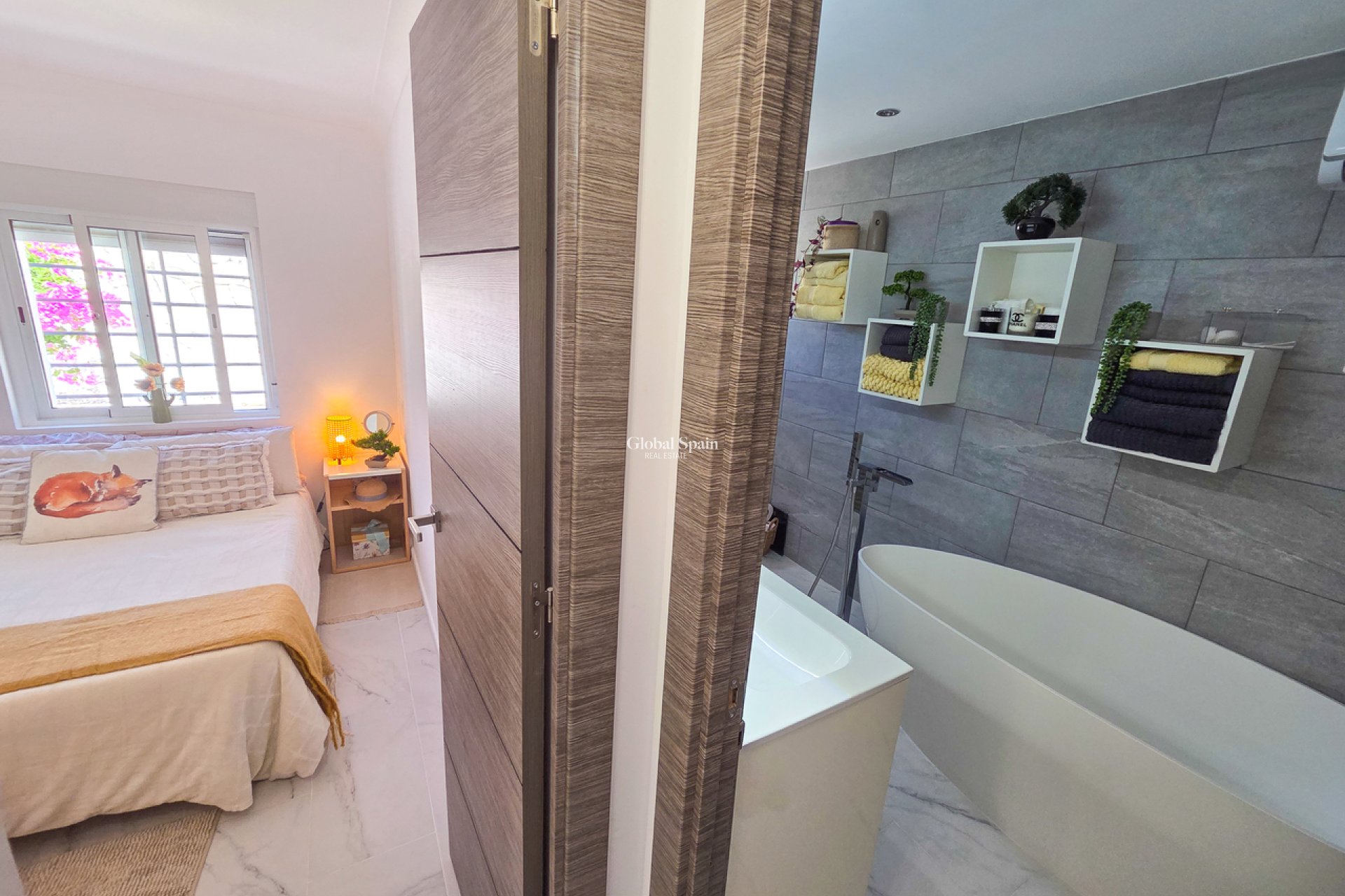 Revente - VILLA -
CREVILLENTE - Inland