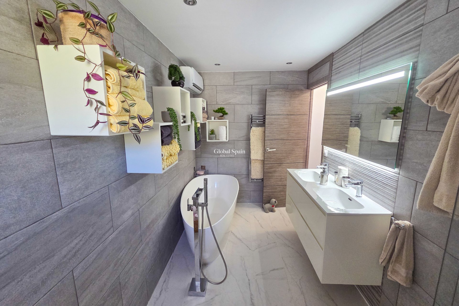 Revente - VILLA -
CREVILLENTE - Inland