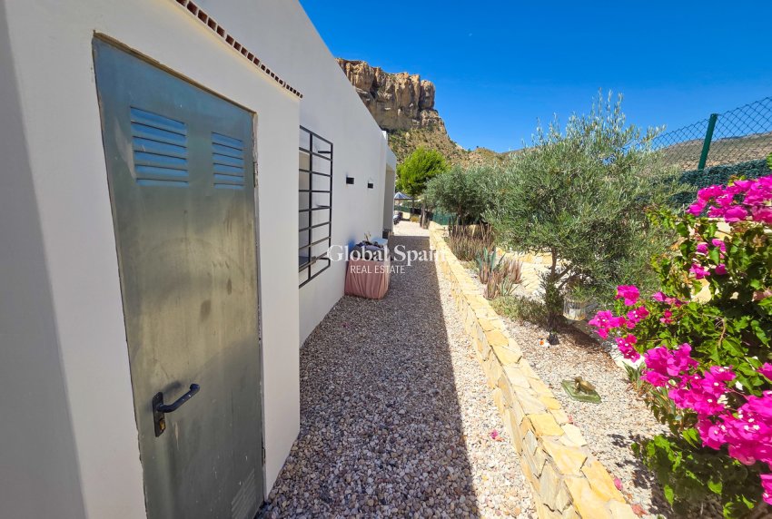 Revente - VILLA -
CREVILLENTE - Inland
