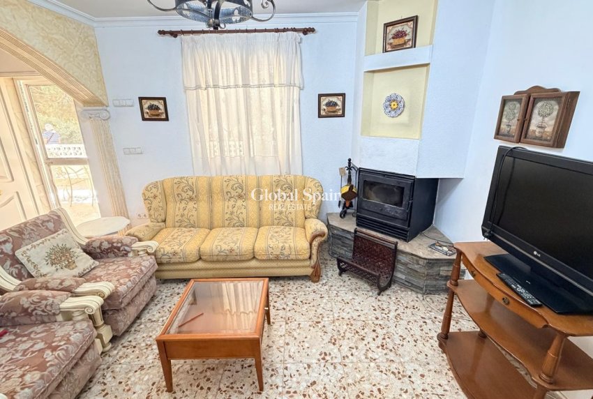 Revente - VILLA -
CREVILLENTE - Inland