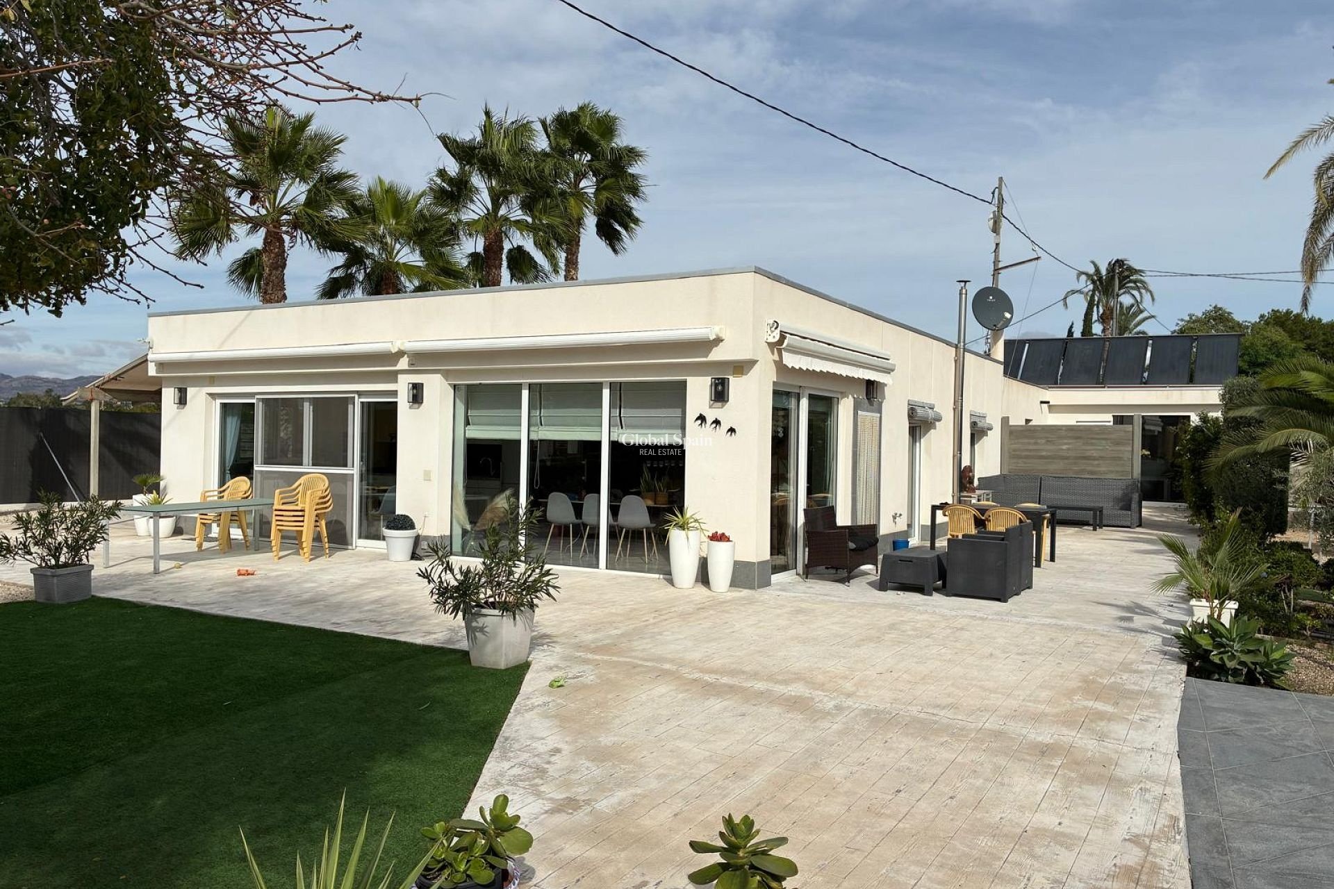 Revente - VILLA -
CREVILLENTE