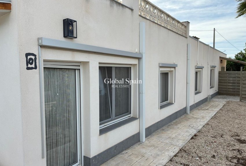 Revente - VILLA -
CREVILLENTE