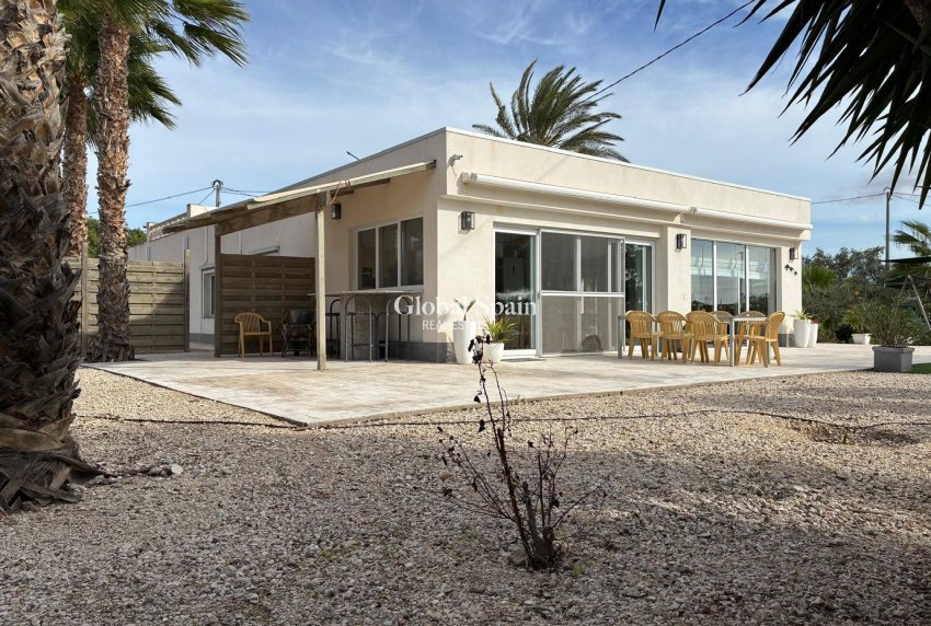 Revente - VILLA -
CREVILLENTE
