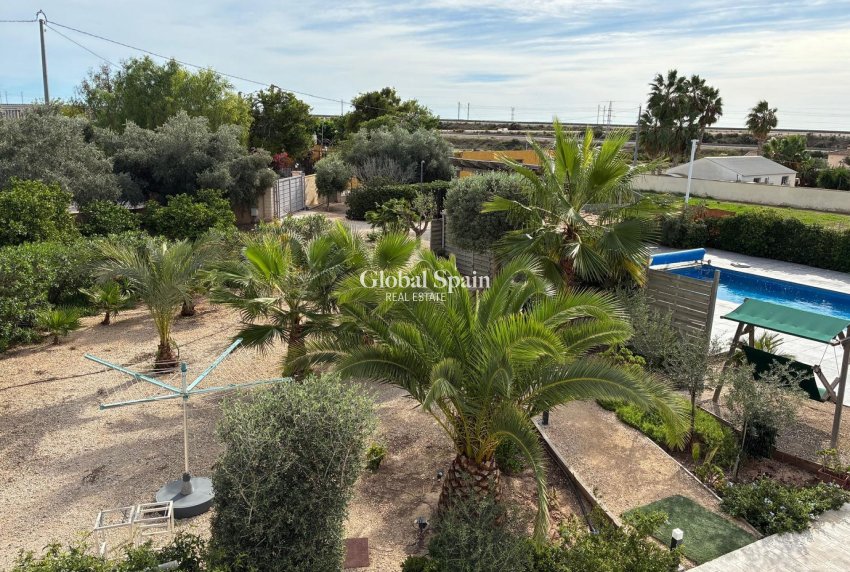 Revente - VILLA -
CREVILLENTE