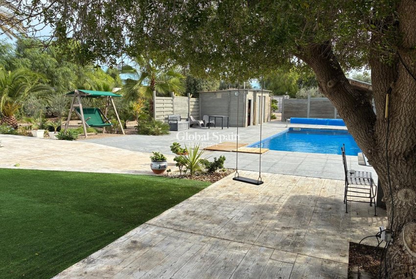 Revente - VILLA -
CREVILLENTE