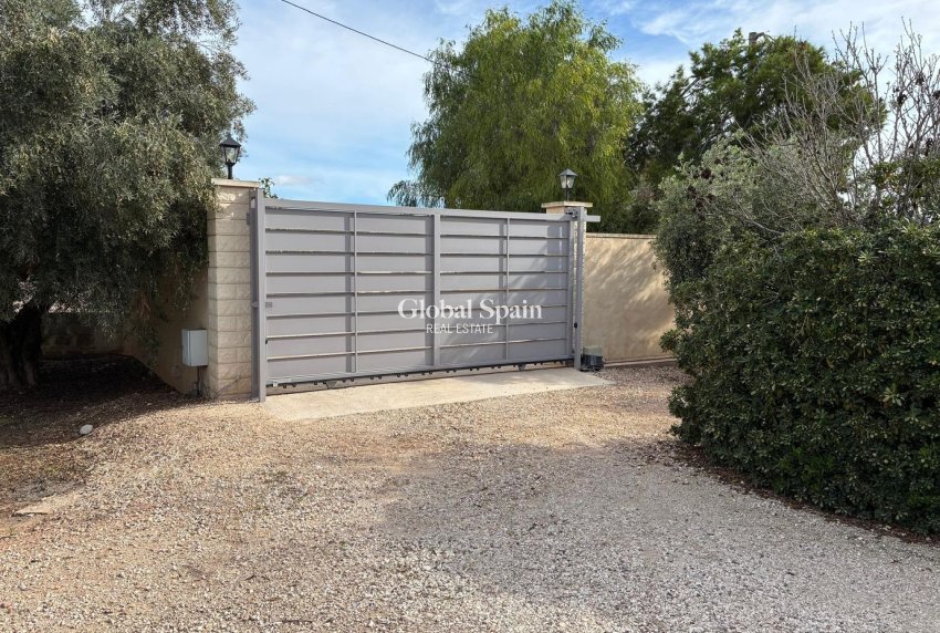 Revente - VILLA -
CREVILLENTE