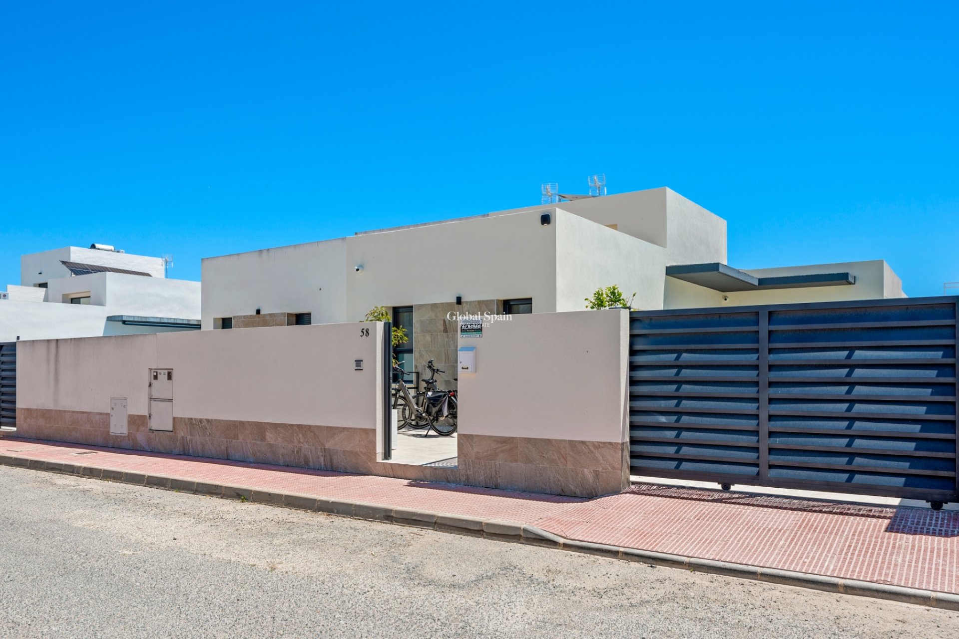 Revente - VILLA -
DAYA NUEVA - Costa Blanca South