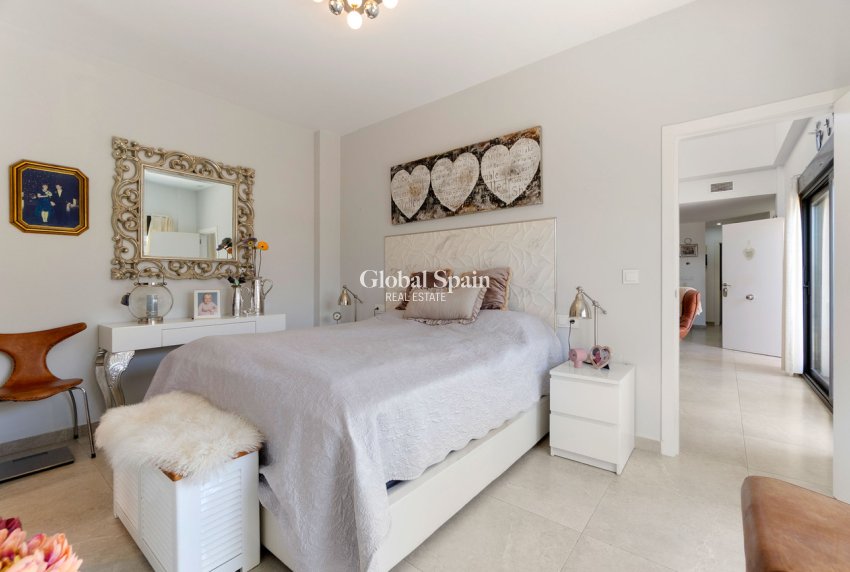 Revente - VILLA -
DAYA NUEVA - Costa Blanca