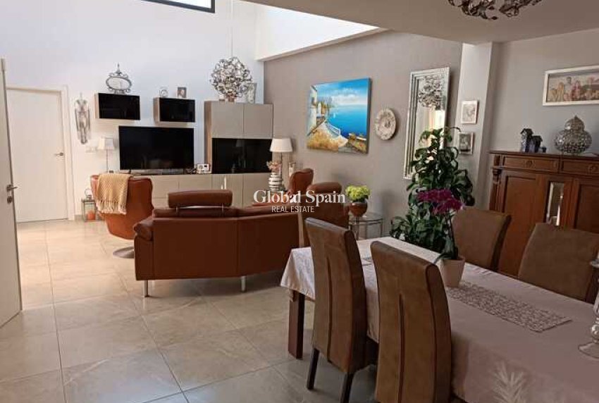 Revente - VILLA -
DAYA NUEVA - Costa Blanca