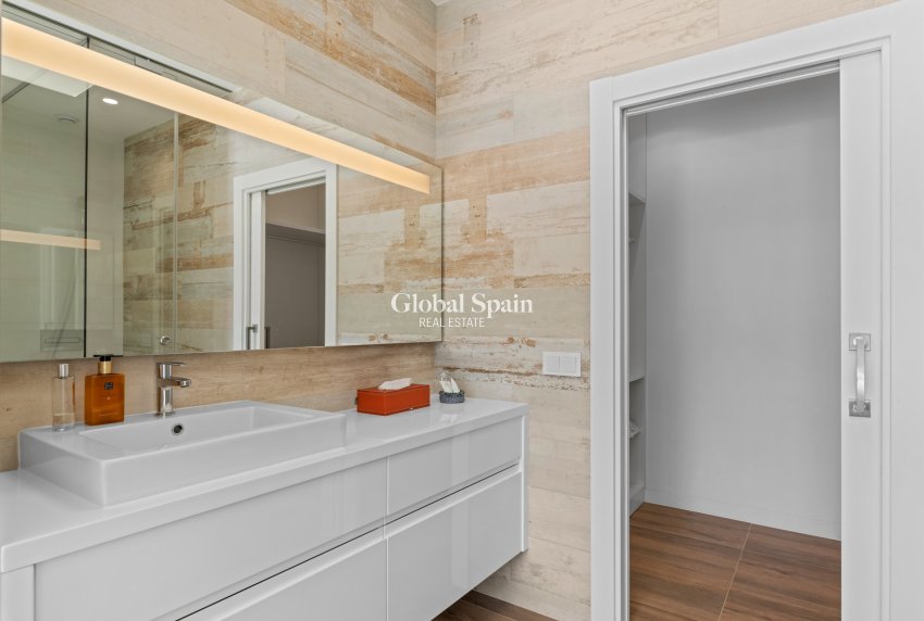 Revente - VILLA -
DEHESA DE CAMPOAMOR - Costa Blanca