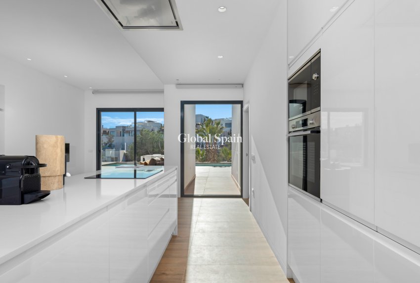 Revente - VILLA -
DEHESA DE CAMPOAMOR - Costa Blanca