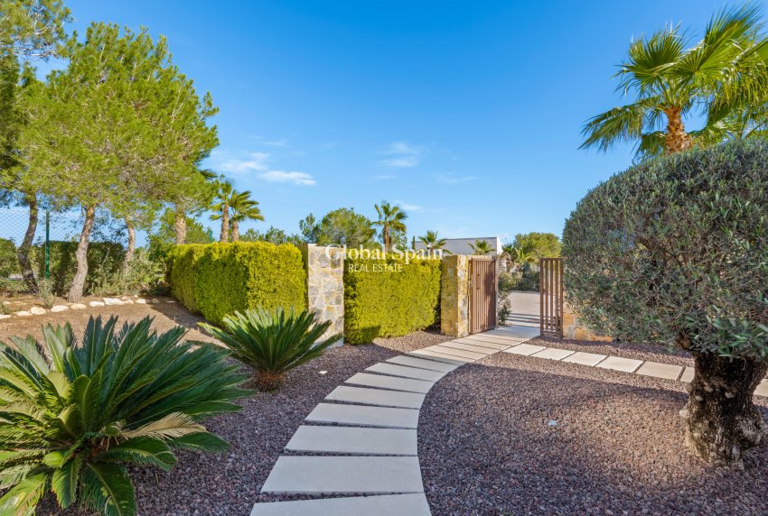 Revente - VILLA -
DEHESA DE CAMPOAMOR - Costa Blanca